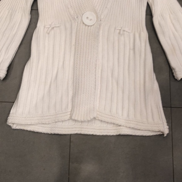 Shae Sweater - Picture 4 of 10